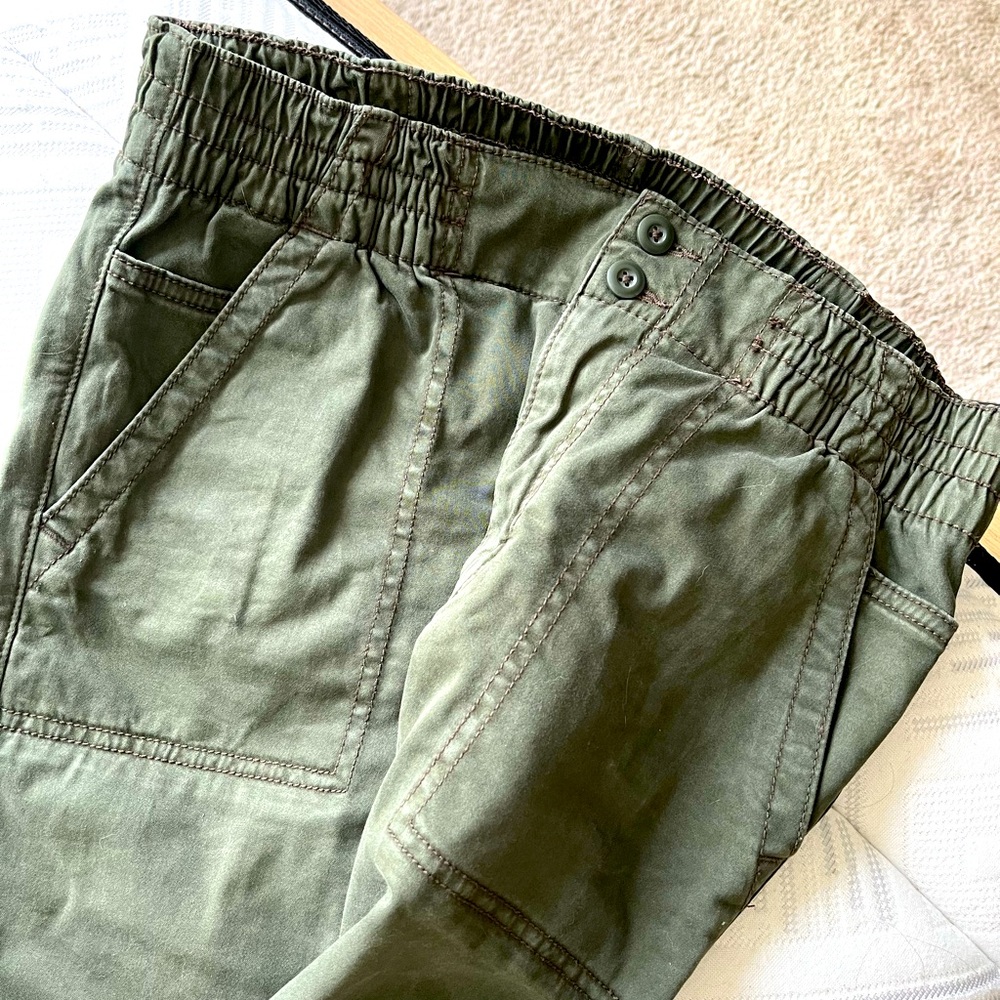 Khaki pants - American eagle outfitter - stretch material
